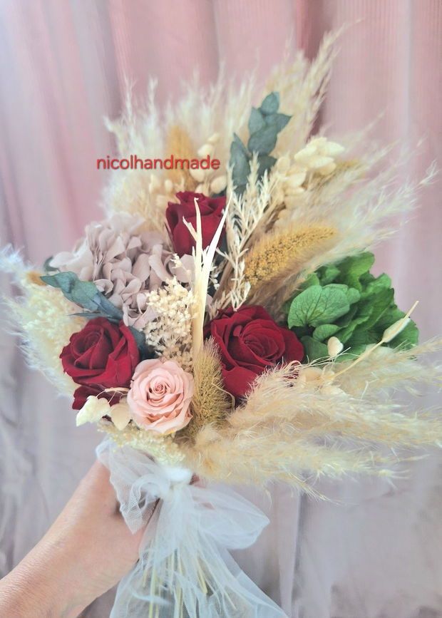 Buchet mireasa trandafiri rosii