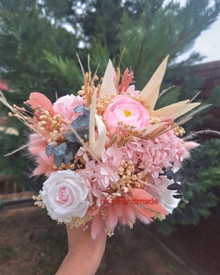 Buchet mireasa ranunculus roz