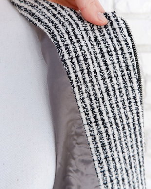 Sacou Fermoar Stofa Chanel Negru cu Alb