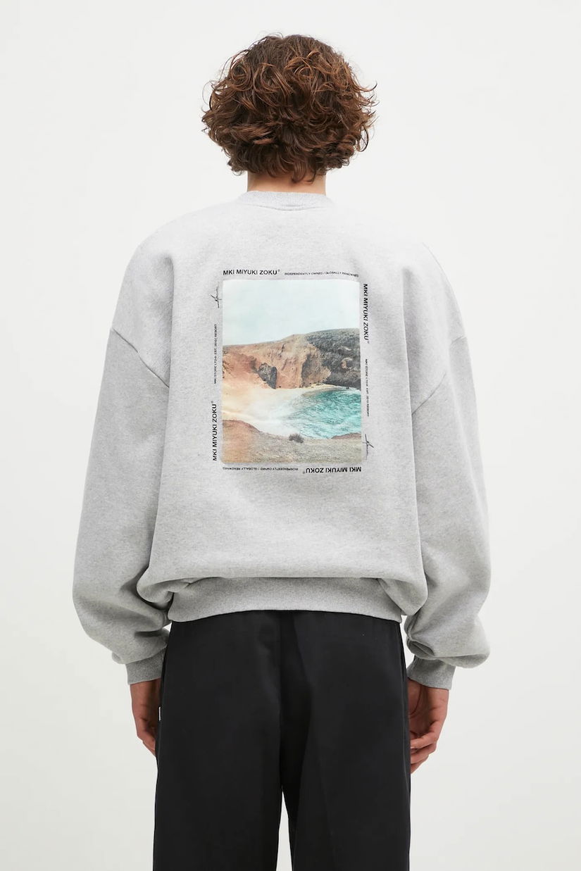 MKI MIYUKI ZOKU bluză Resort Crewneck Sweat bărbați, culoarea gri, cu imprimeu, RESORT.CREWNECK.SWEAT