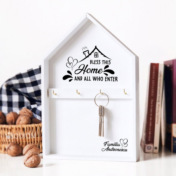 Cuier pentru chei tip casuta, personalizat cu nume familie