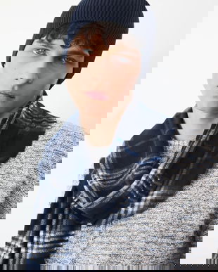 Medicine caciula culoarea albastru marin, din tesatura neteda