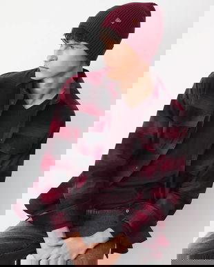 Medicine caciula culoarea bordo, din tesatura neteda