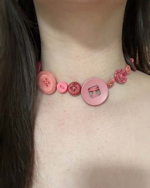 coliere tip "choker"  handmade din nasturi