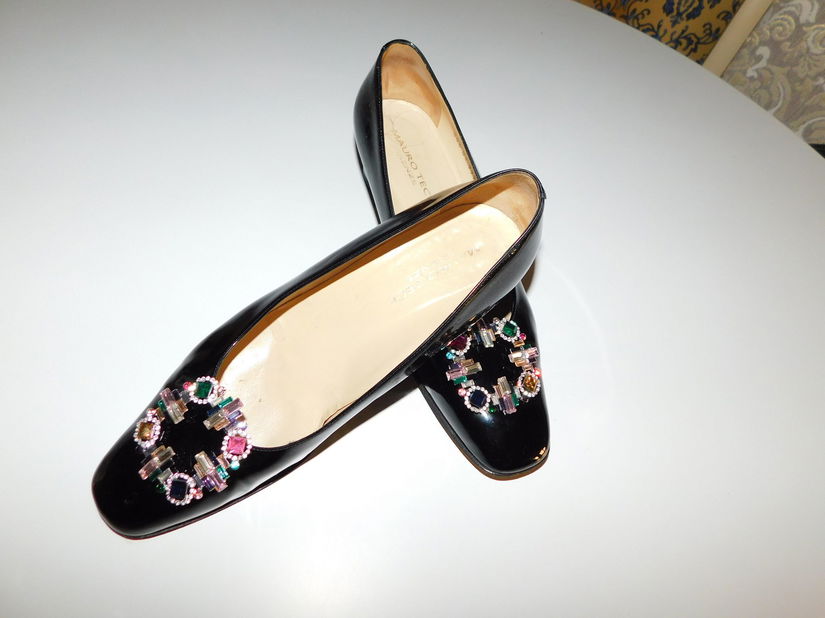 Brose noi pantofi,  adaptabile  oricaror modele , multicolore, superbe