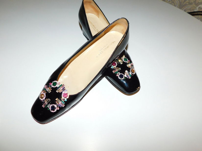 Brose noi pantofi,  adaptabile  oricaror modele , multicolore, superbe