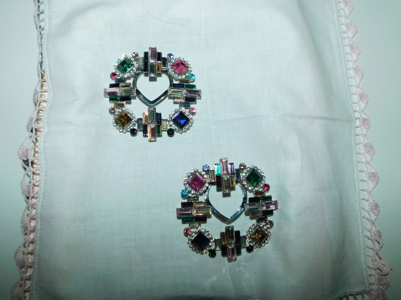 Brose noi pantofi,  adaptabile  oricaror modele , multicolore, superbe