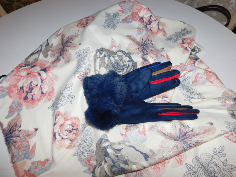 Esarfa noua casmir ,  eleganta ,manusi noi asortate
