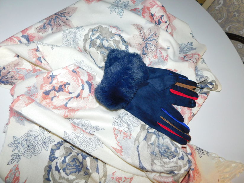 Esarfa noua casmir ,  eleganta ,manusi noi asortate