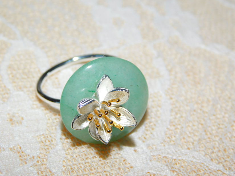 Inel nou  argint 925,  placat cu aur , floare de lotus ,  aventurin natural  verde