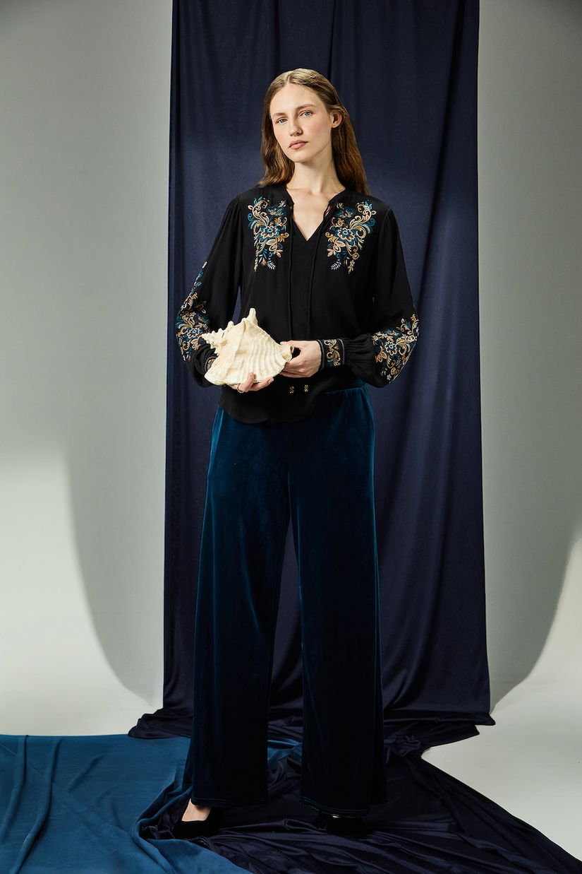 Medicine bluza culoarea negru, cu imprimeu