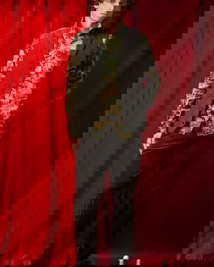 Medicine vesta culoarea maro