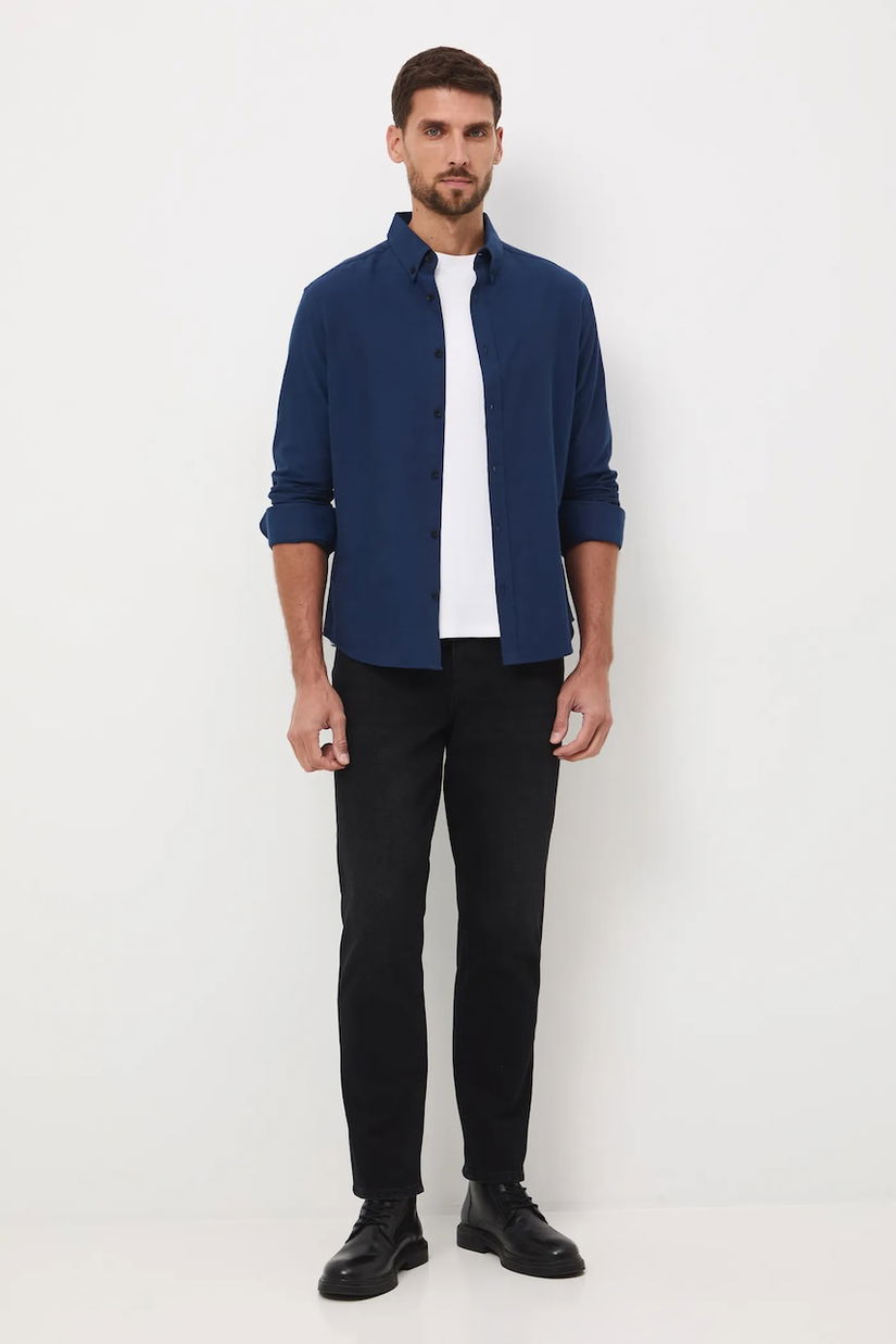 Medicine camasa culoarea albastru marin, cu guler button-down, slim