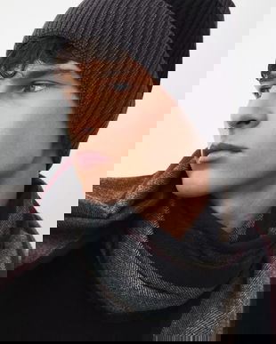 Medicine caciula culoarea gri