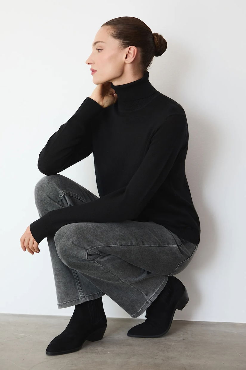 Medicine pulover din lână merino culoarea negru, cu guler
