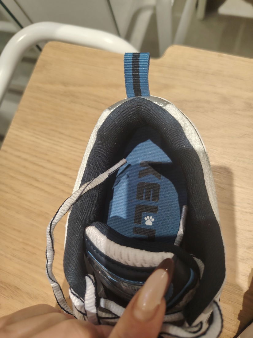 Kelme 37