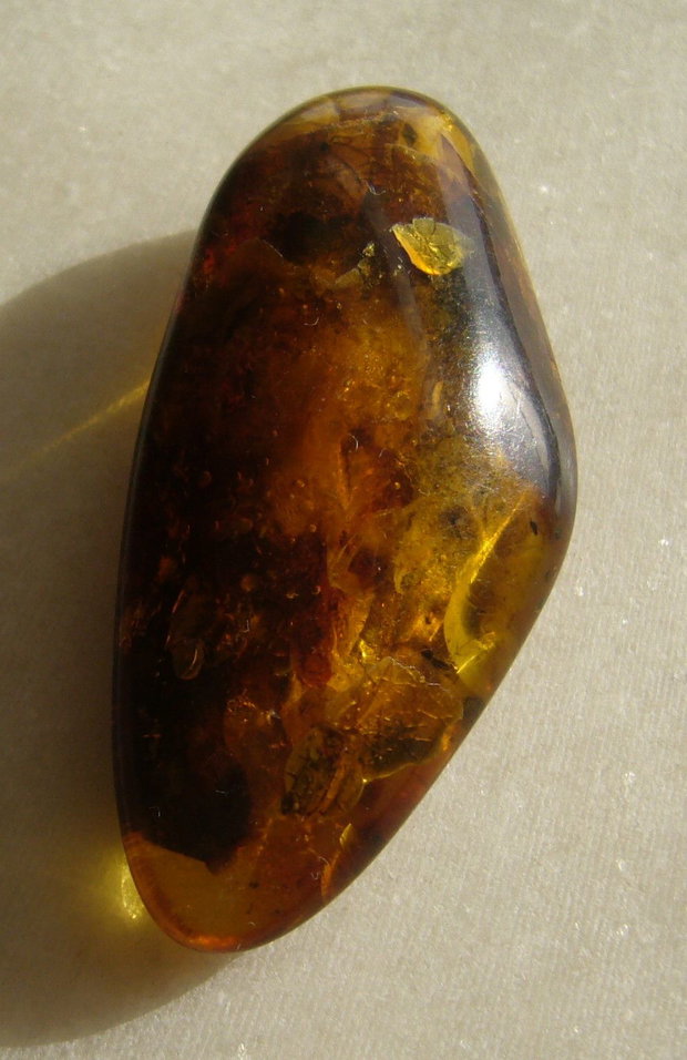Chihlimbar Lituania - aprox 13x25.5x55.5 mm