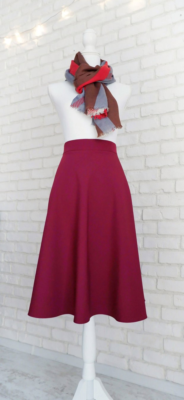 Rochie Clos Grena cu Guler Intors