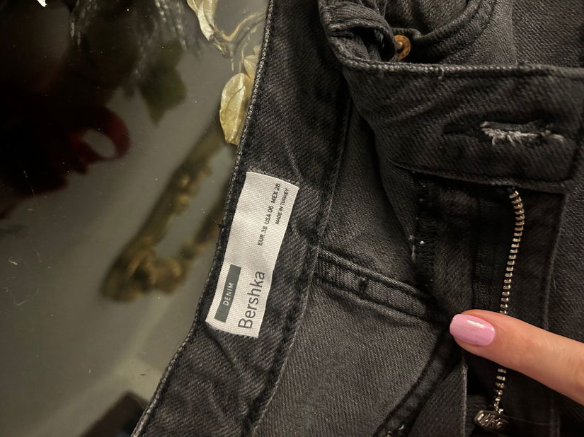 pantaloni scurți bershka