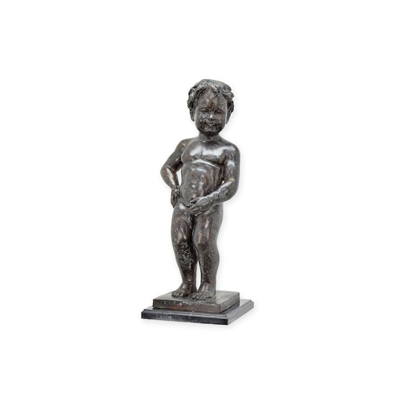 Baietel-statueta din bronz cu un soclu din marmura
