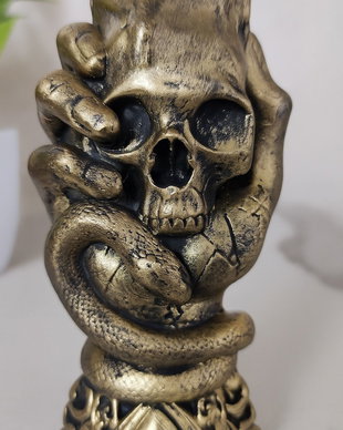 Suport de lumânări sculptat manual  craniu & şarpe, finisaj antique