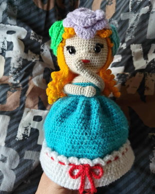 Buchet de flori-Papusica Stil Amigurumi