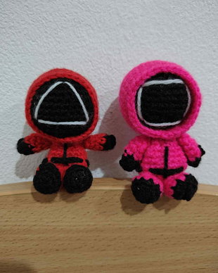 Breloc Squid Game Crosetati in stil Amigurumi