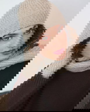 Medicine caciula culoarea bej