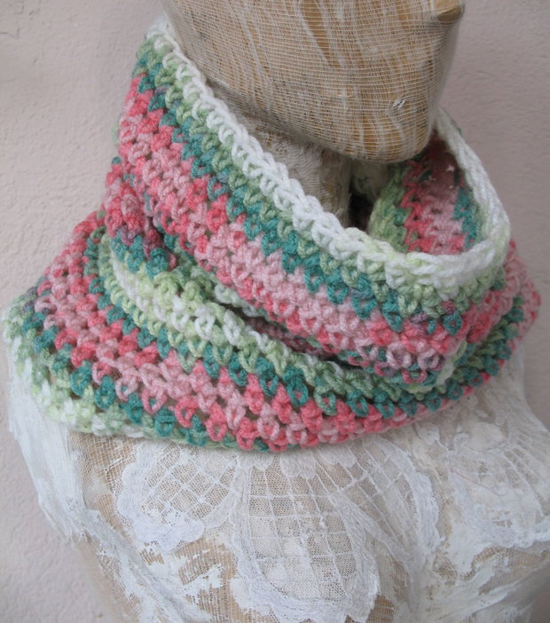 Guler/fular/accesoriu crosetat