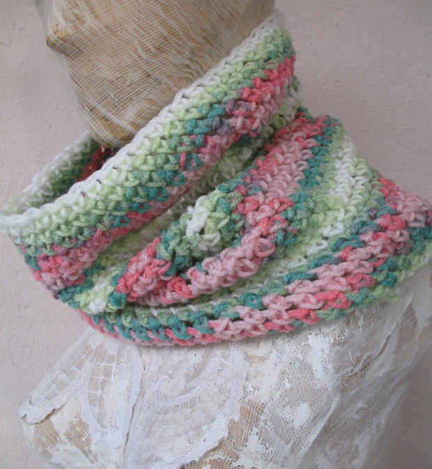 Guler/fular/accesoriu crosetat