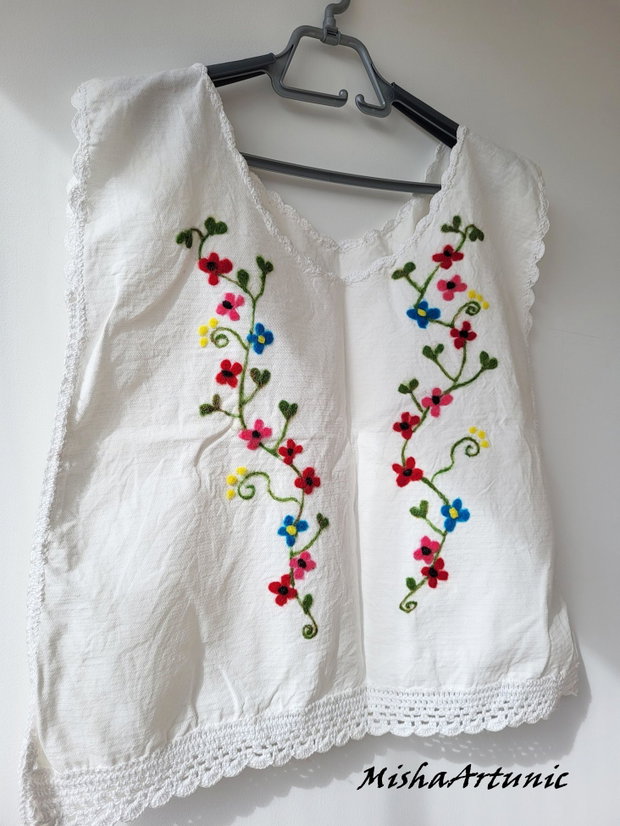 Bluza din panza bumbac si maotiv floral impaslit