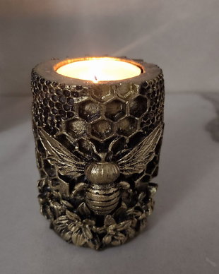 Suport de lumânare din ipsos cu fagure și albină  finisaj auriu, decor natural elegant
