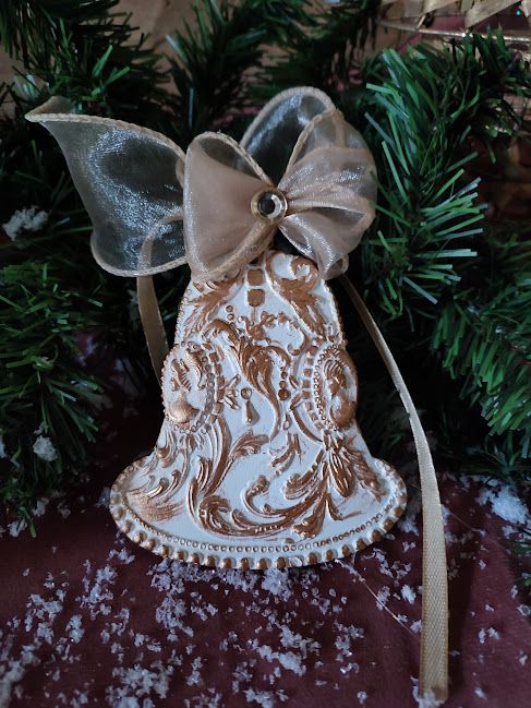 Clopoțel de Crăciun Eleganță Turnată în Praf de Vis