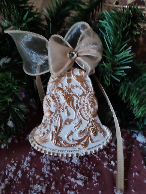 Clopoțel de Crăciun Eleganță Turnată în Praf de Vis