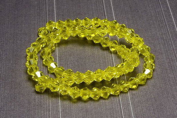 Cristale din sticla, biconice, 4 mm, transparente, galbene-21
