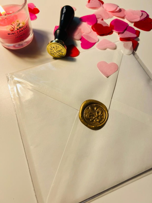 invitație personalizată cu fundiță roz