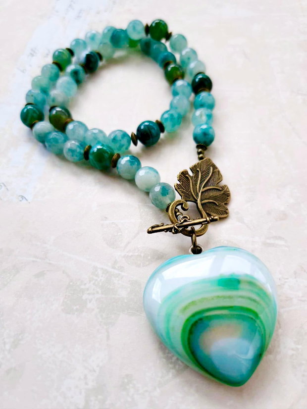 Colier vintage inima agate verzi