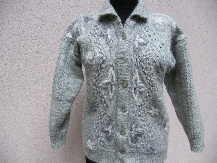 Nou-cardigan lana cu broderie