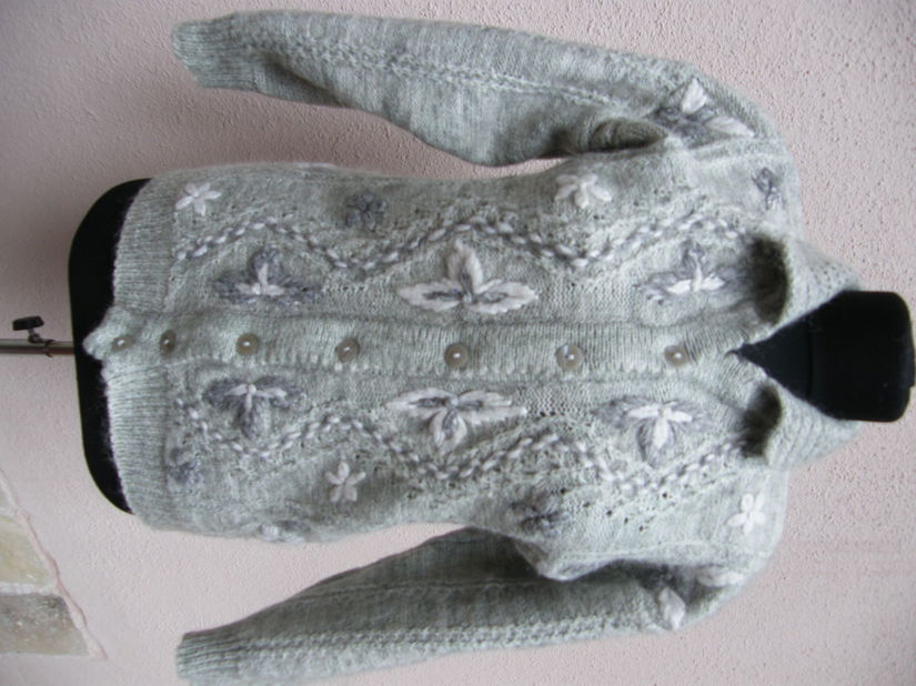 Nou-cardigan lana cu broderie