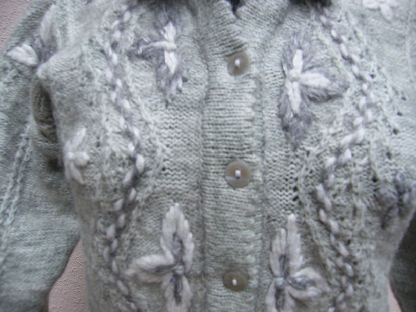 Nou-cardigan lana cu broderie