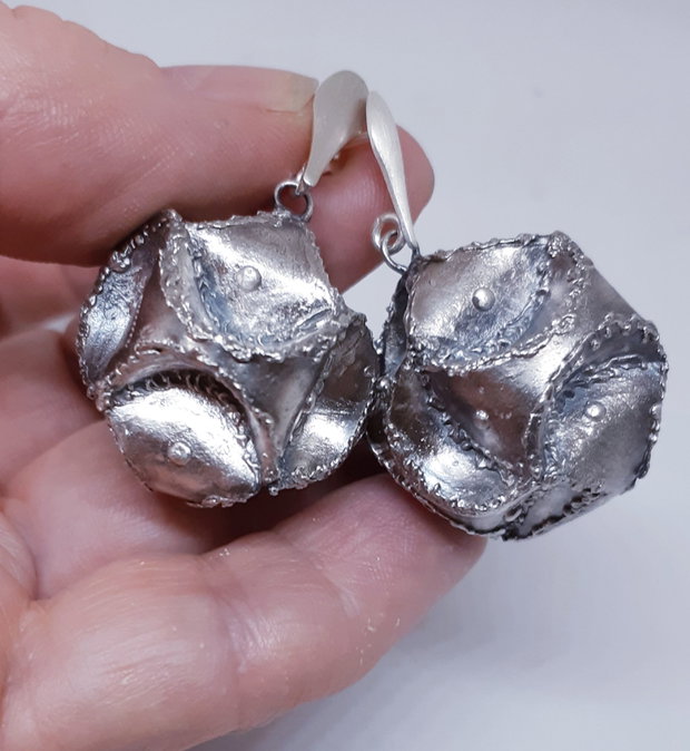 Cercei unicat in forma de globuri origami din argint pur