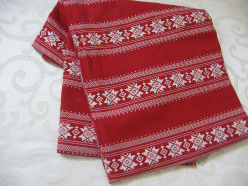 Noua/fata de masa tesatura rustica