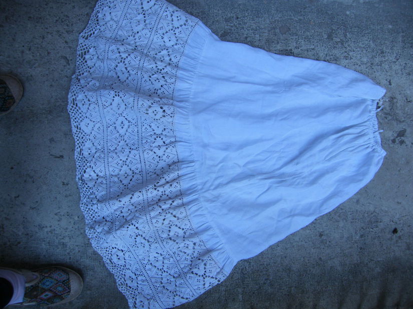 Fusta /poale/costum popular