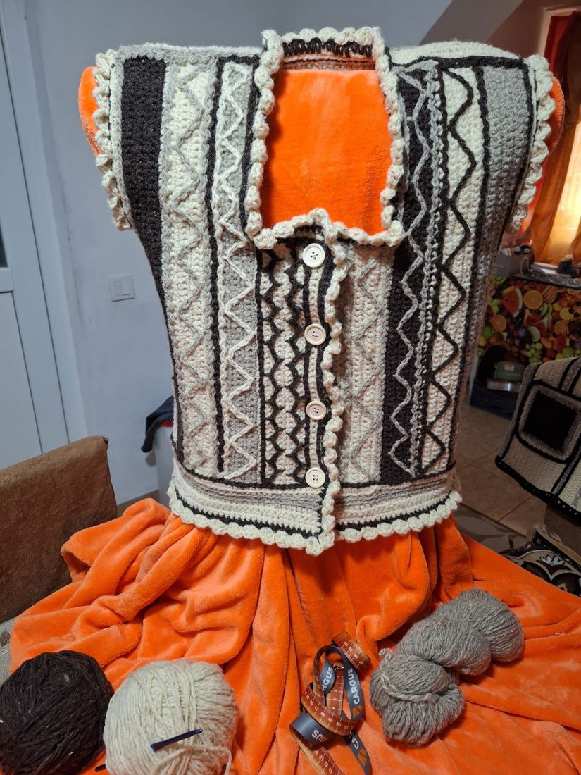 Vesta din lana de oaie 100%