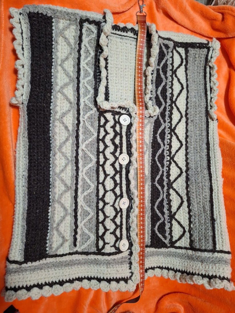 Vesta din lana de oaie 100%