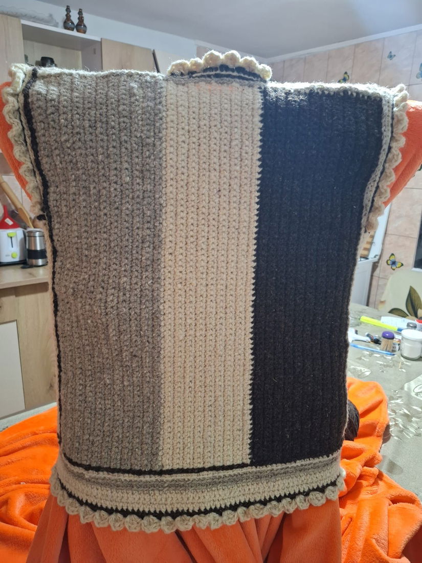 Vesta din lana de oaie 100%