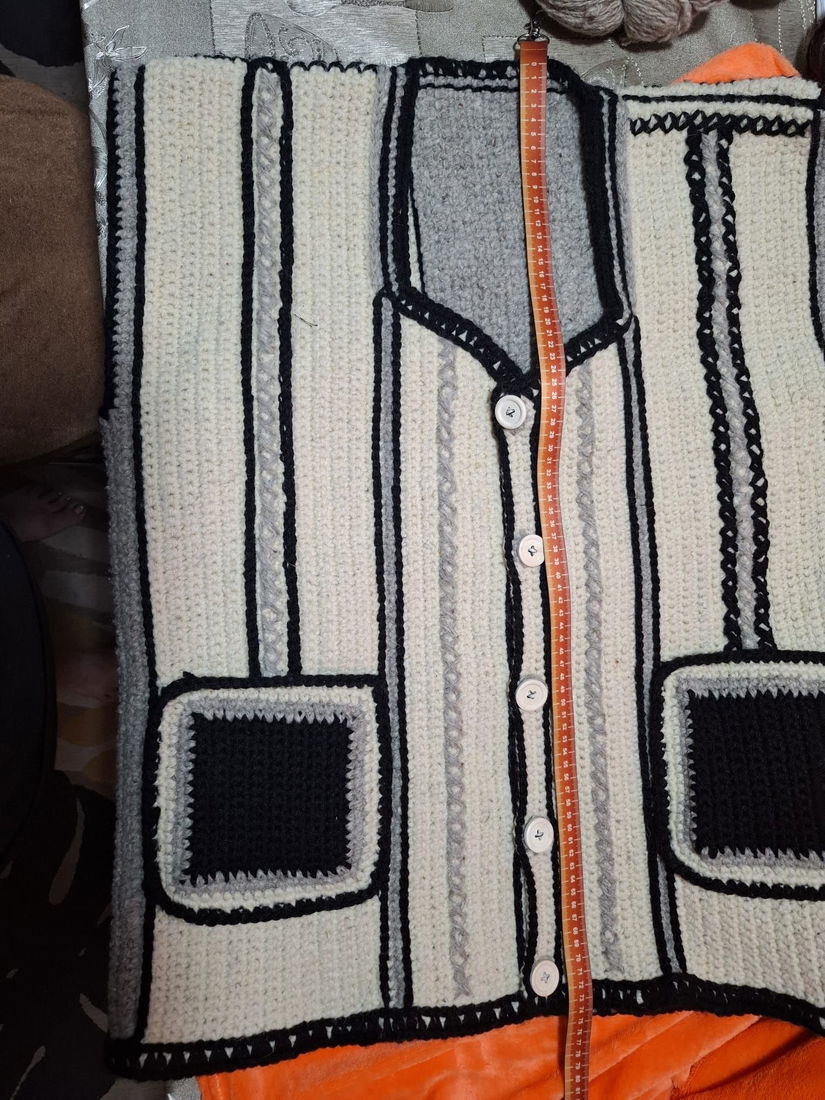 Vesta din lana de oaie