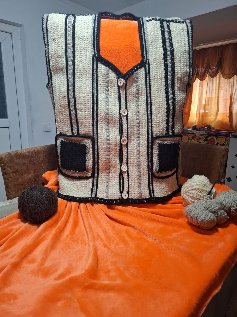 Vesta din lana de oaie