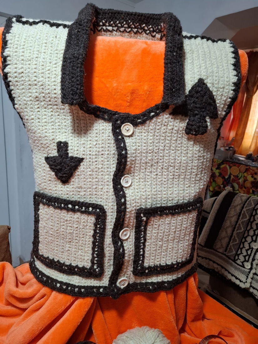 Vesta din lana de oaie 100%