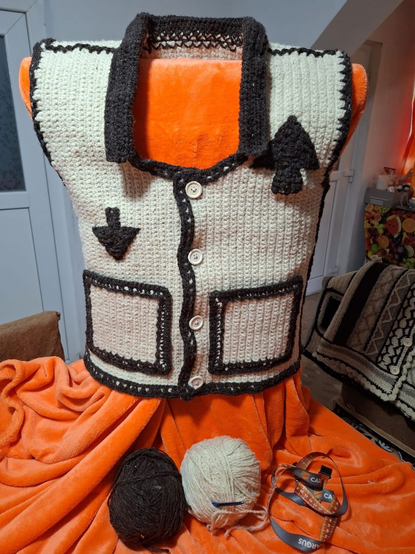 Vesta din lana de oaie 100%